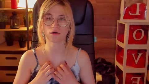 Katrin online show from March 2025 05:22:02 AM