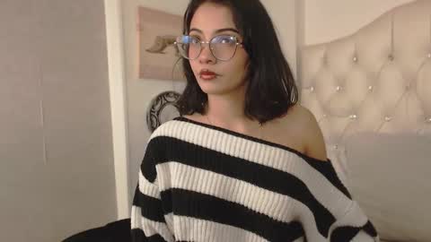 Snapshot of moon__april chatting on October 2025 06:08:01 PM Elizabeth online show from October 2025 06:08:01 PM