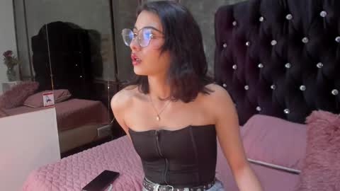 Snapshot of moon__april chatting on October 2025 07:38:02 PM Elizabeth online show from October 2025 07:38:02 PM