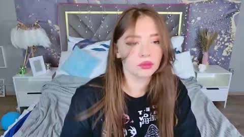 Snapshot of moon__bunny chatting on March 2026 12:11:02 PM Moon Bunny online show from March 2026 12:11:02 PM