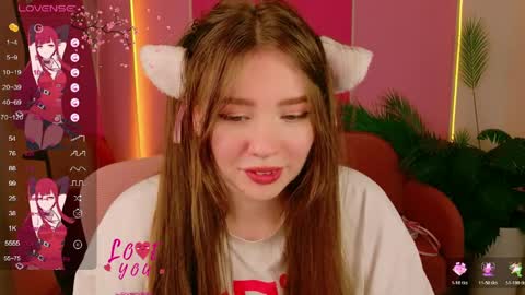 Snapshot of moon__bunny chatting on April 2026 05:32:01 PM Moon Bunny online show from April 2026 05:32:01 PM