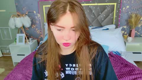 Snapshot of moon__bunny chatting on April 2026 03:31:02 PM Moon Bunny online show from April 2026 03:31:02 PM