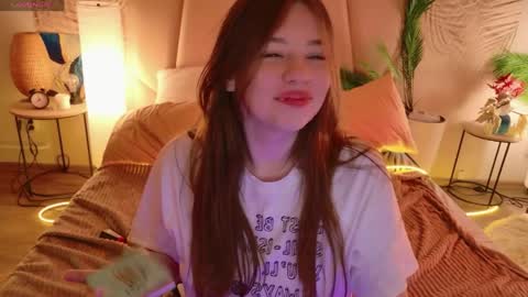 Snapshot of moon__bunny chatting on April 2026 12:10:01 PM Moon Bunny online show from April 2026 12:10:01 PM