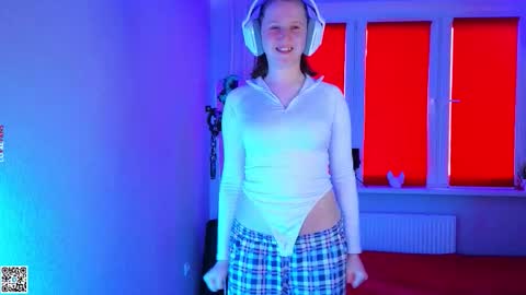 Lola online show from November 2025 06:57:01 AM