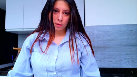 Snapshot of moon_blue222 chatting on December 2024 09:37:01 PM Tamara Bela your favorite lover from Colombia online show from December 2024 09:37:01 PM