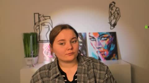 moon-shine25 online show from November 2025 12:15:01 PM