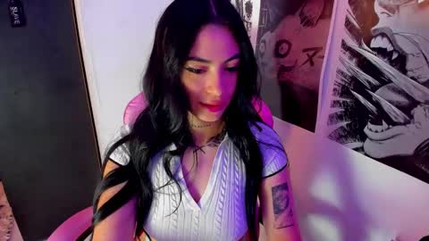 Snapshot of moon_wills chatting on December 2024 08:14:02 PM MOON online show from December 2024 08:14:02 PM