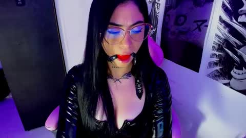 Snapshot of moon_wills chatting on January 2025 04:01:02 AM MOON online show from January 2025 04:01:02 AM