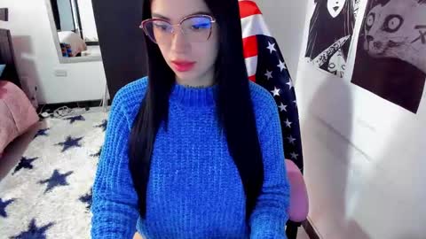 Snapshot of moon_wills chatting on February 2025 01:08:02 PM MOON online show from February 2025 01:08:02 PM