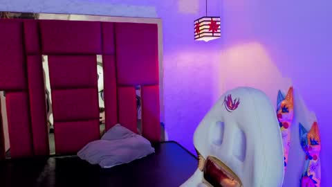 Winy online show from April 2026 12:47:02 PM