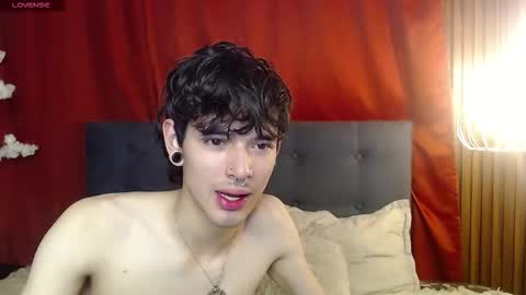 MOON AND ZUKO online show from February 2026 02:20:02 AM