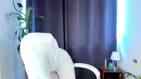 moonie_baddie31 online show from September 2025 05:12:02 PM