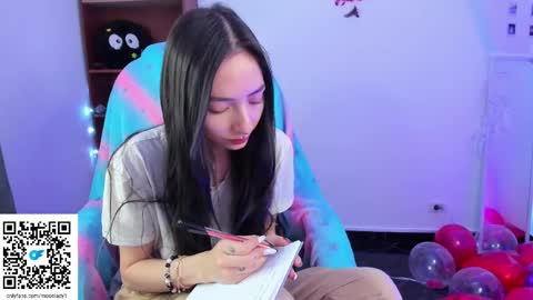 MOON  online show from February 2025 03:40:01 AM