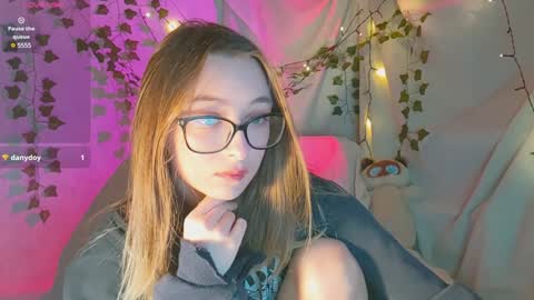 Snapshot of moonlight__lovers chatting on December 2024 01:51:01 PM Dana online show from December 2024 01:51:01 PM