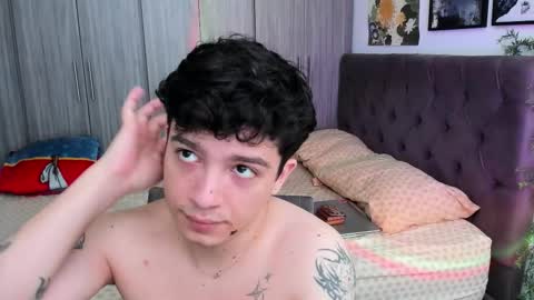 Snapshot of moonlight_baee chatting on September 2025 05:38:01 PM Clove online show from September 2025 05:38:01 PM