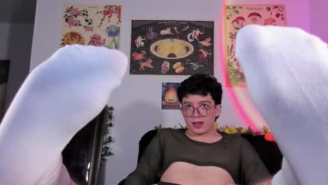 Snapshot of moonlight_baee chatting on January 2026 03:21:01 AM Clove online show from January 2026 03:21:01 AM