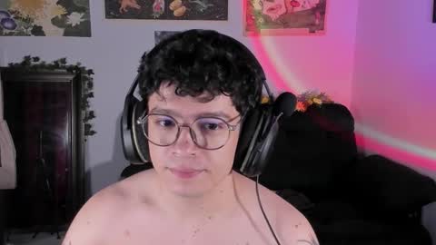 Snapshot of moonlight_baee chatting on January 2026 05:35:01 AM Clove online show from January 2026 05:35:01 AM