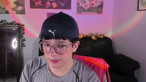 Snapshot of moonlight_baee chatting on February 2026 06:11:02 AM Clove online show from February 2026 06:11:02 AM