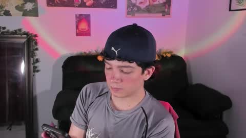 Snapshot of moonlight_baee chatting on February 2026 06:22:01 AM Clove online show from February 2026 06:22:01 AM