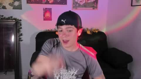 Snapshot of moonlight_baee chatting on February 2026 06:40:02 AM Clove online show from February 2026 06:40:02 AM