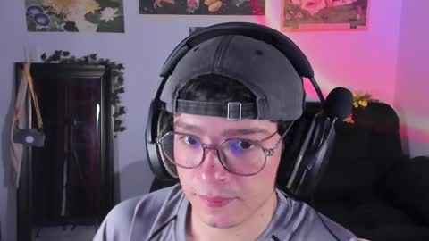 Snapshot of moonlight_baee chatting on February 2026 05:36:02 AM Clove online show from February 2026 05:36:02 AM