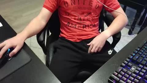 moonlighter7 online show from November 2025 02:00:02 AM