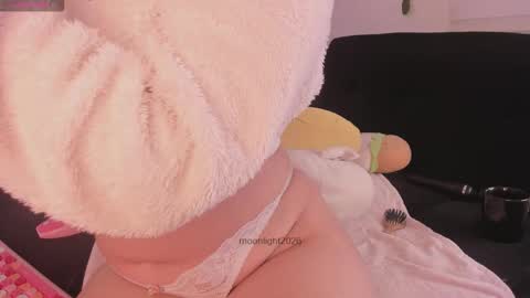 moonliight__ online show from February 2026 11:12:01 PM