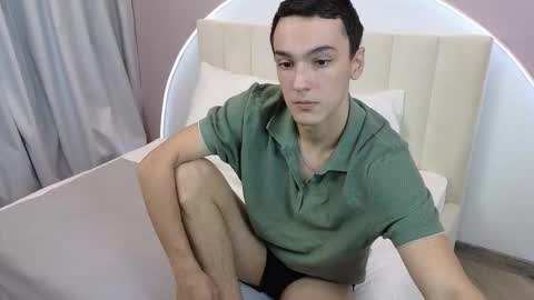 Snapshot of moonlinskinn chatting on November 2025 08:03:02 AM Stan online show from November 2025 08:03:02 AM