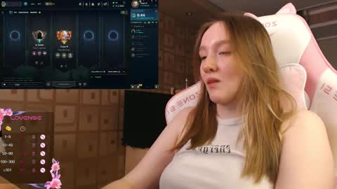 Katrin online show from October 2025 08:53:02 PM