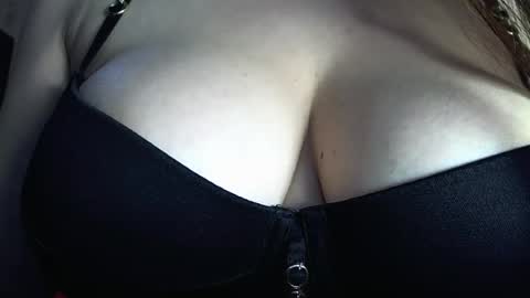 Snapshot of moonrose69 chatting on July 2026 11:15:01 AM moonrose69 online show from July 2026 11:15:01 AM