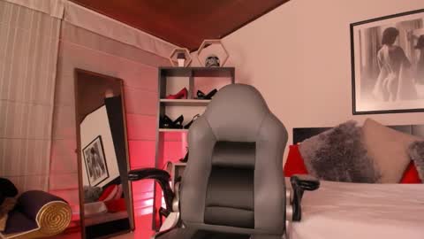 Michelle online show from October 2025 12:29:01 PM