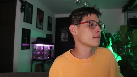   online show from February 2025 01:04:01 AM