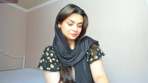 Snapshot of moroccan_diamond_ chatting on February 2025 09:16:01 AM Medina online show from February 2025 09:16:01 AM