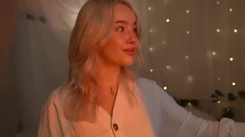 Snapshot of mother__of__dragons chatting on September 2025 09:28:02 PM Deni and Jett my weekly schedule online show from September 2025 09:28:02 PM