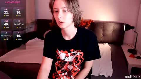 mothkink Moth  -  online show from October 2025 06:09:01 PM