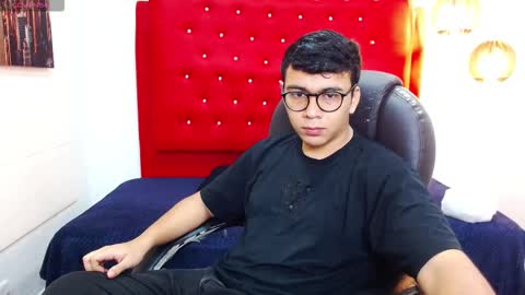 Mou Fly online show from October 2025 11:47:01 AM