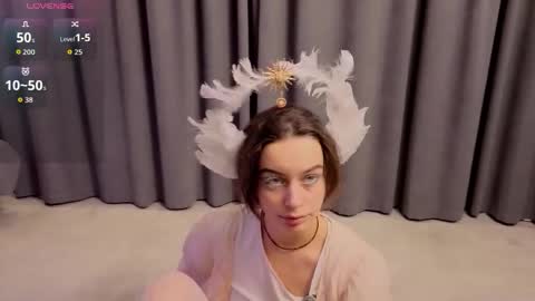 Luna online show from December 2025 10:51:01 PM