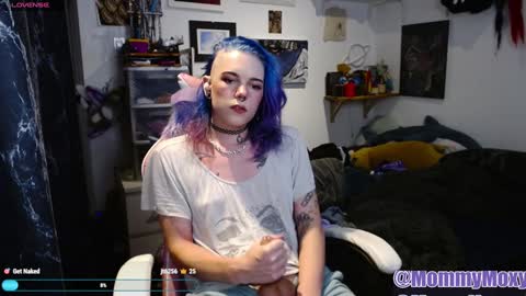 Moxy online show from December 2024 07:14:02 PM