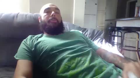 Mr8 online show from October 2025 07:25:02 PM