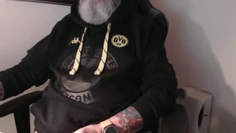 mr_boombastic2021 online show from December 2025 10:22:02 AM