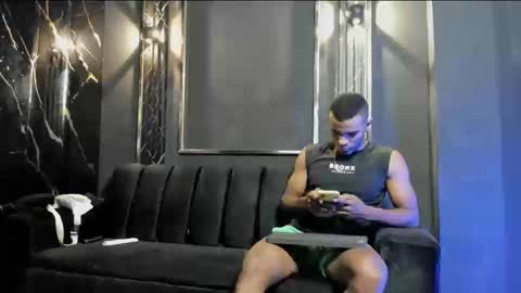 mr_maximo online show from September 2025 05:09:01 AM