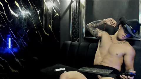 mr_maximo online show from October 2025 02:09:01 AM