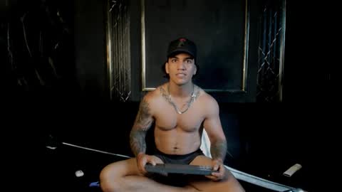 mr_maximo online show from December 2025 08:27:01 PM