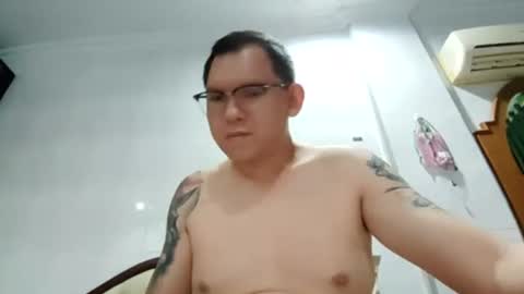 Snapshot of mr_thick89 chatting on October 2025 03:20:02 PM mr_thick89 online show from October 2025 03:20:02 PM