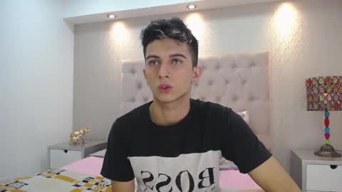 Snapshot of mr_williseo chatting on December 2024 07:47:01 PM williseo online show from December 2024 07:47:01 PM