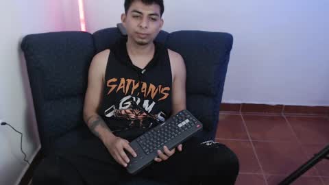 Snapshot of mralpha_latino chatting on April 2026 04:30:02 AM Alpha LATINO online show from April 2026 04:30:02 AM