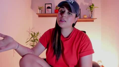 Snapshot of mrbuu_ chatting on January 2025 08:41:01 AM Laura online show from January 2025 08:41:01 AM