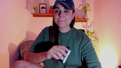 Snapshot of mrbuu_ chatting on February 2025 02:14:02 AM Laura online show from February 2025 02:14:02 AM