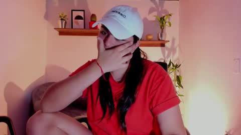 Snapshot of mrbuu_ chatting on February 2025 07:03:01 AM Laura online show from February 2025 07:03:01 AM