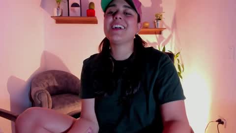 Snapshot of mrbuu_ chatting on February 2025 05:36:02 AM Laura online show from February 2025 05:36:02 AM